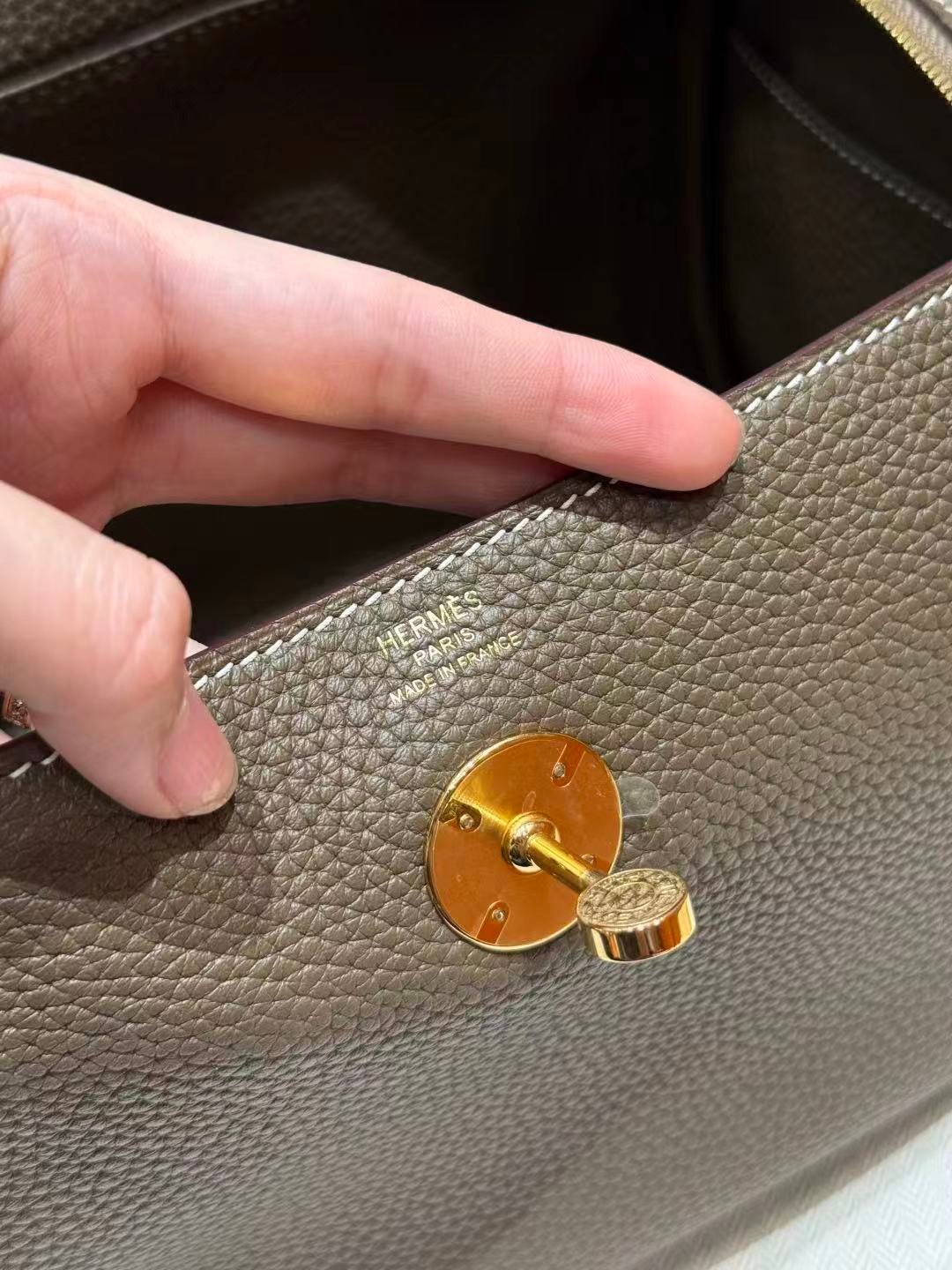 Elephant Grey Lindy 26 Togo Leather Crossbody Bag Gold Hardware Soft Shoulder Handbag - 图片 7