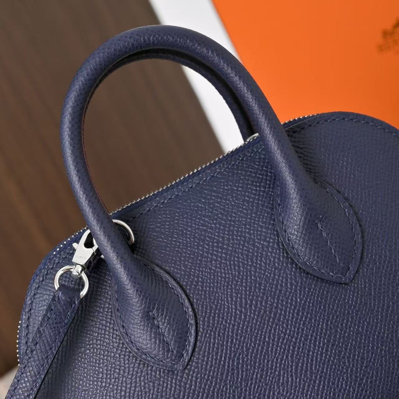Cute Wheeled Mini Car Design Dome Bag Navy Blue Epsom Leather Luxury Crossbody Purse - 图片 7