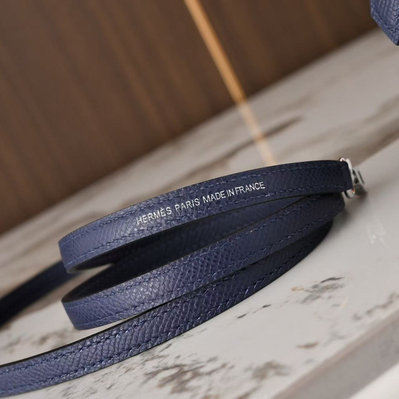 Cute Wheeled Mini Car Design Dome Bag Navy Blue Epsom Leather Luxury Crossbody Purse - 图片 9