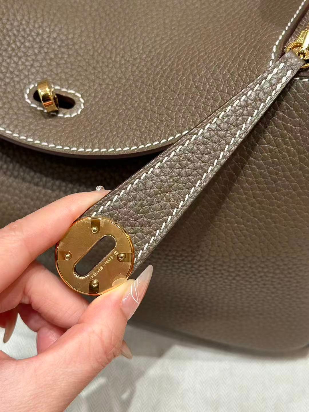 Elephant Grey Lindy 26 Togo Leather Crossbody Bag Gold Hardware Soft Shoulder Handbag - 图片 9
