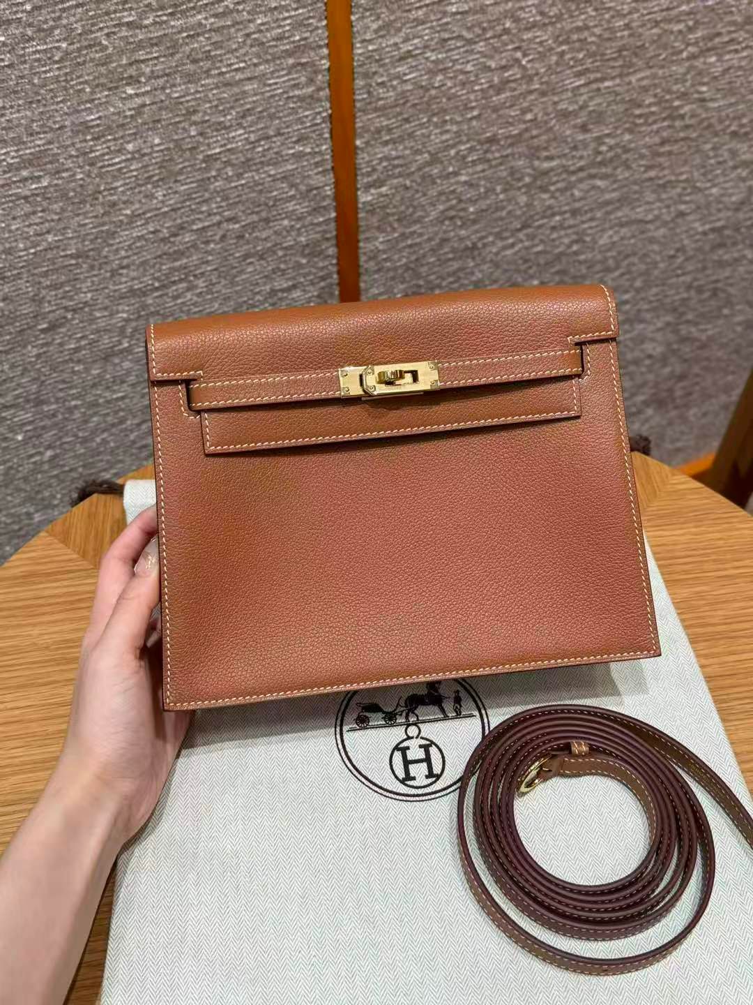 Handmade leather-wrapped Kelly dancer bag, made of imported Evercolor leather, with gold/silver hardware, versatile shoulder bag