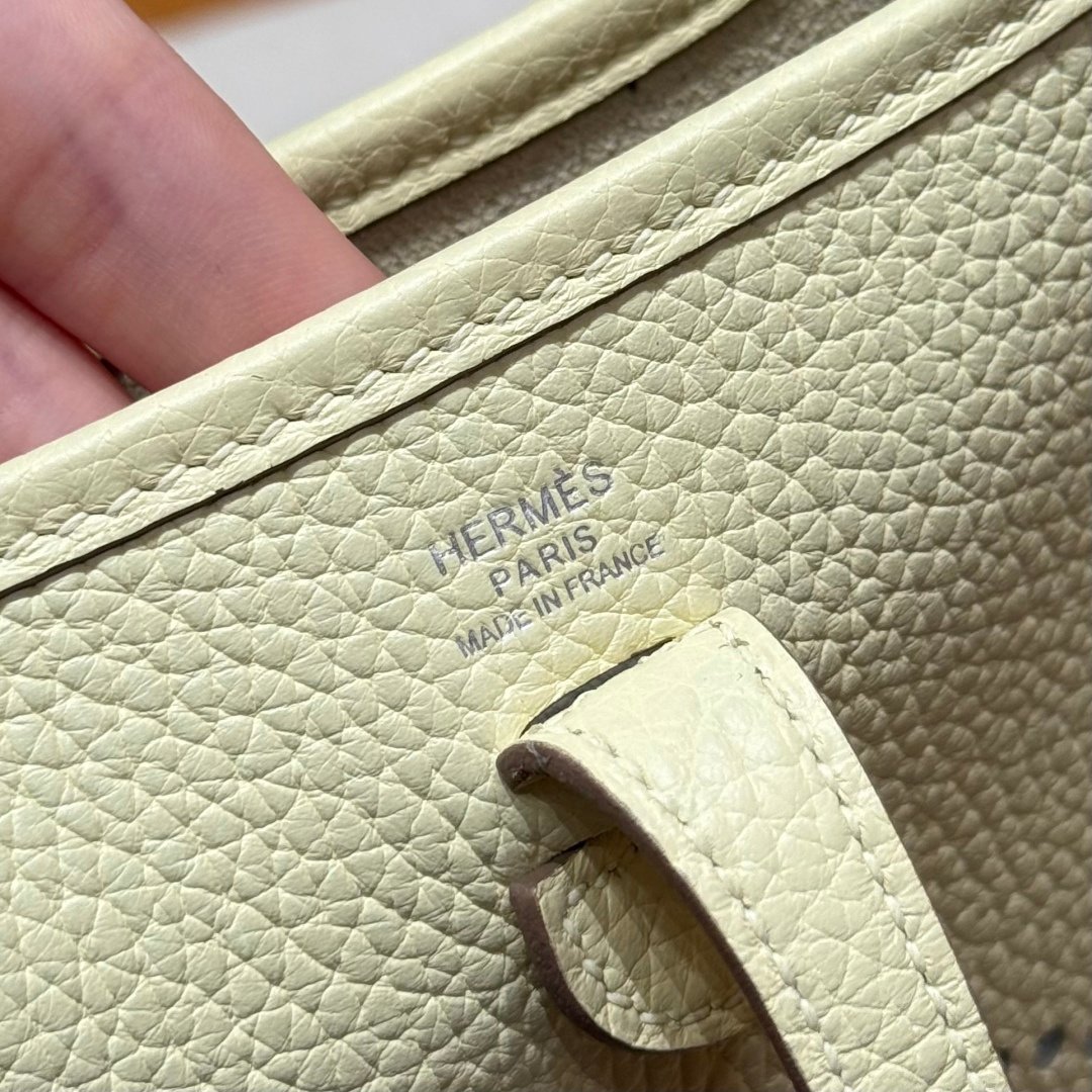 Evelyn 16-style handbag for women, made of Toulon Clemont leather, with gold/silver hardware, and a brown adjustable shoulder strap crossbody bag in a retro color. - 图片 5