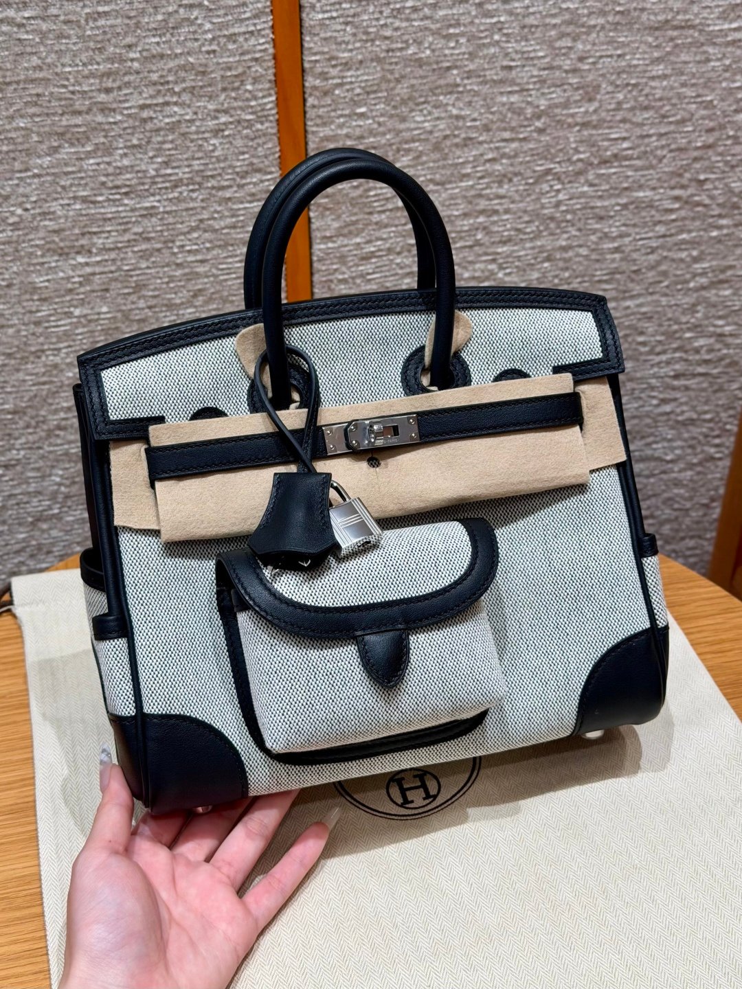 Platinum Cargo Canvas Bag 25, Panda Color, Plain Weave Overlaid Canvas, Imported Original Leather from France, High-End Fully Handcrafted Exclusive Customization‼️