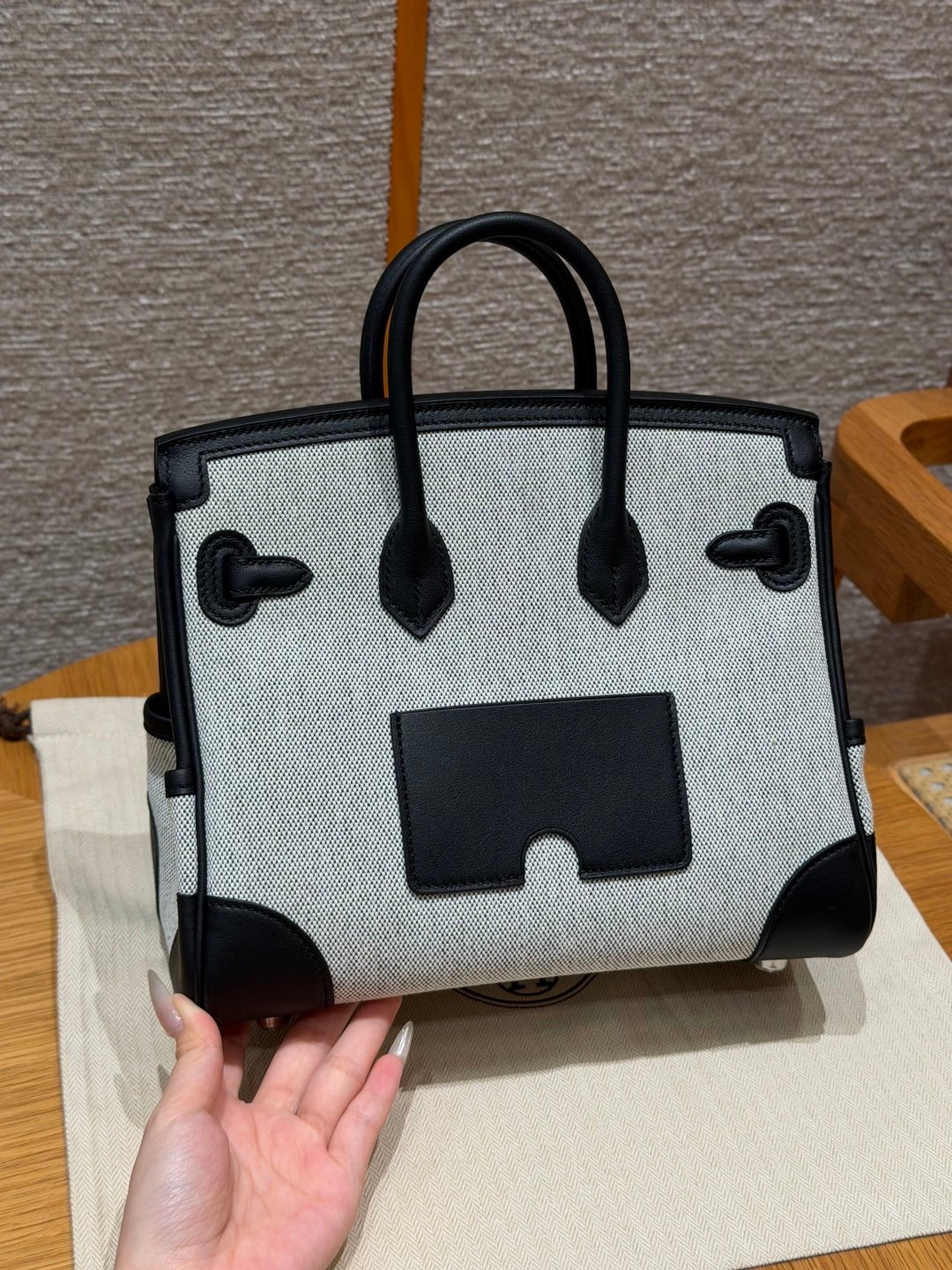 Platinum Cargo Canvas Bag 25, Panda Color, Plain Weave Overlaid Canvas, Imported Original Leather from France, High-End Fully Handcrafted Exclusive Customization‼️ - 图片 2